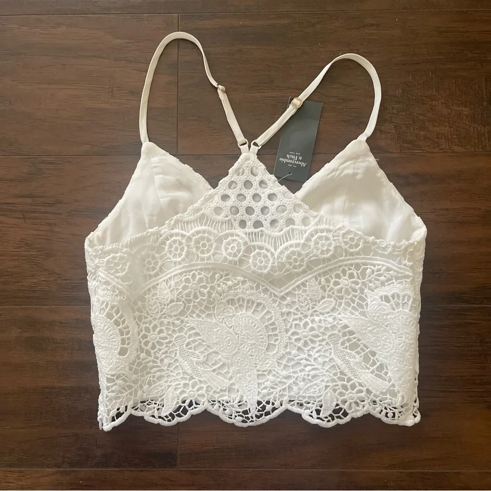SOLD NWT Abercrombie & Fitch Crochet Lace Cropped Tank Top In Size XS - Picture 3 of 6